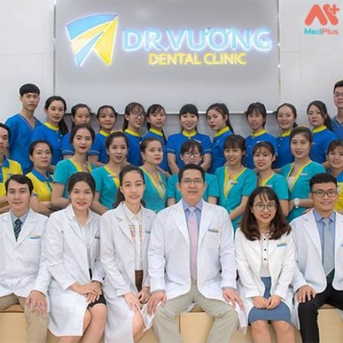 Nha khoa Dr Vương có đội ngũ bác sĩ, nhân viên giỏi và tận tâm
