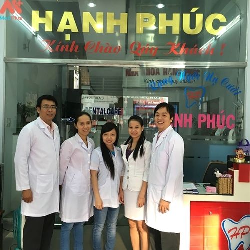 Nha khoa Hạnh Phúc có đội ngũ bác sĩ giỏi và tận tâm