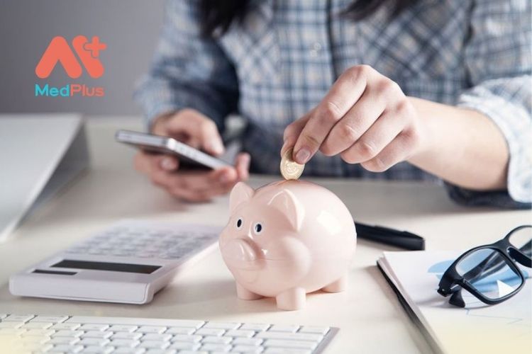 Bảo hiểm tử kỳ là gì? Thông tin chi tiết 6 loại bảo hiểm tử kỳ hiện nay 132 Mức phí bảo hiểm tử kỳ giảm dần thường thấp và cố định hơn so với bảo hiểm tử kỳ cố định