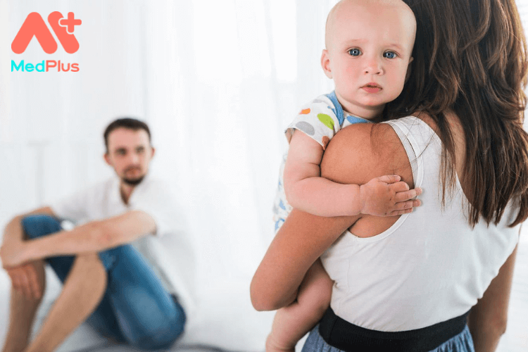 Giảm tác động của ly hôn lên trẻ sơ sinh