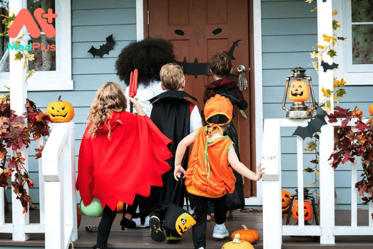 Làm gì để giúp trẻ vượt qua nỗi sợ Halloween?
