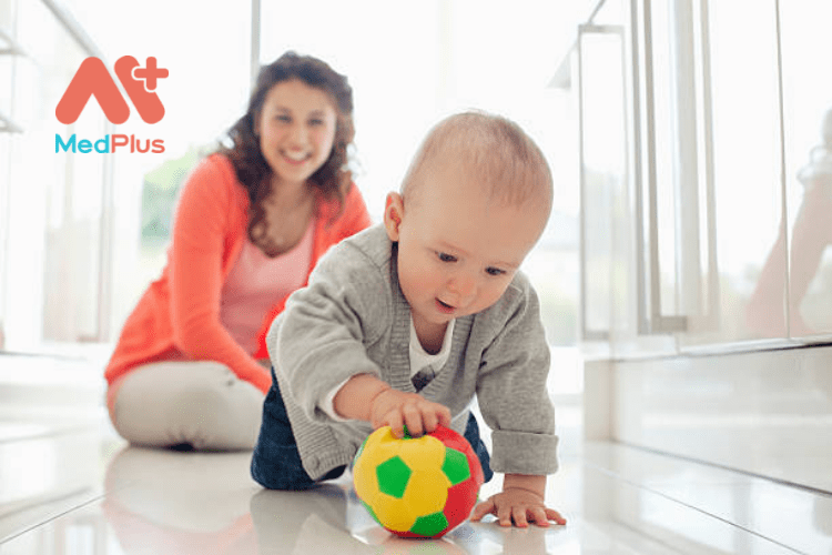 Những hoạt động vui chơi nên cho trẻ 9 tháng tuổi chơi