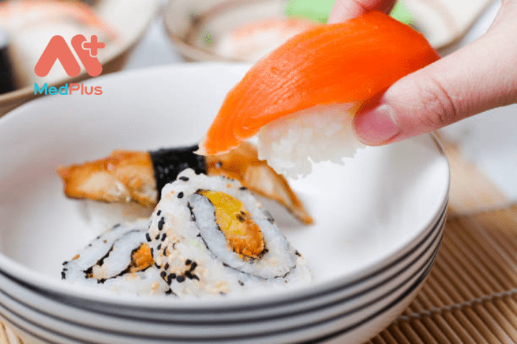 Ăn sushi khi cho con bú và các lợi ích