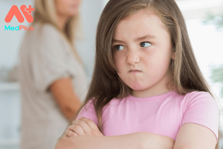 Trẻ hay cáu giận phải làm sao?