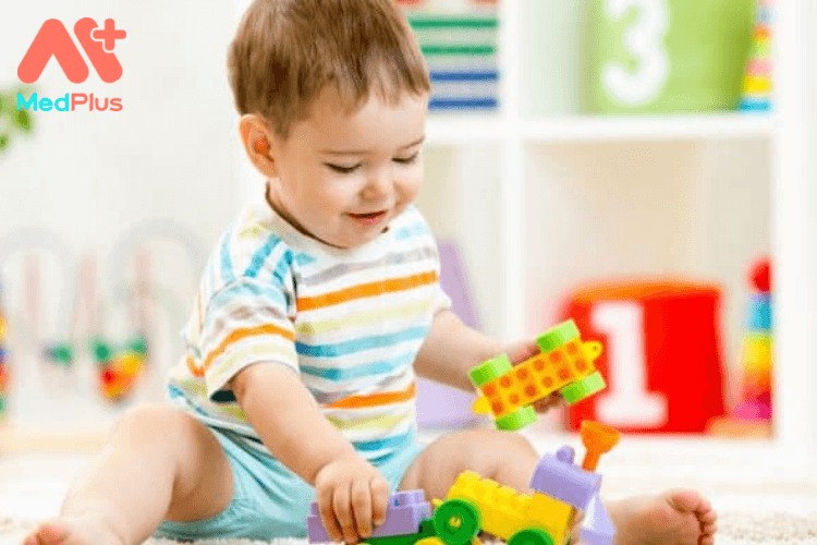 6 việc tăng cường nhận thức ở bé 9-12 tháng