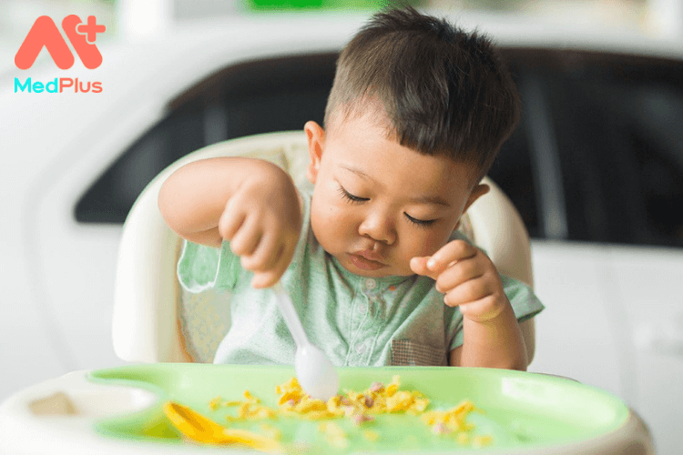 Làm sao để trẻ hấp thụ đủ chất sắt từ thức ăn?