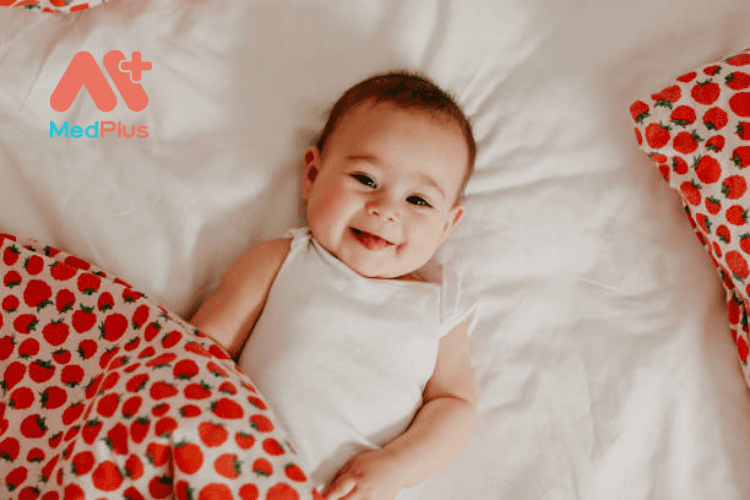 Khi nào em bé mỉm cười?