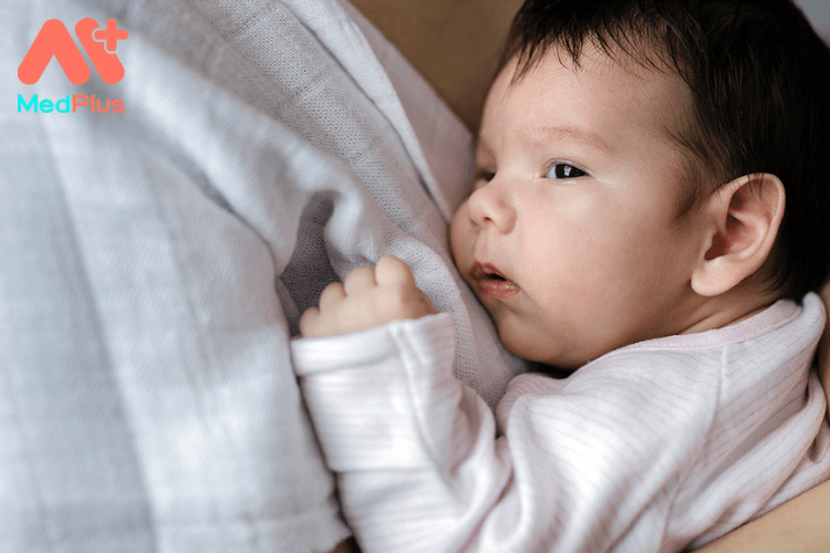 Những phát triển nhận thức ở bé 1 tháng tuổi