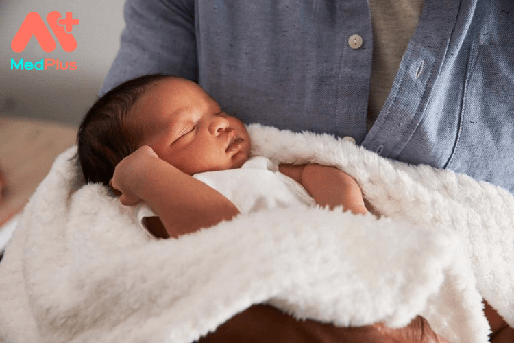Tại sao trẻ sơ sinh ngủ nhiều?