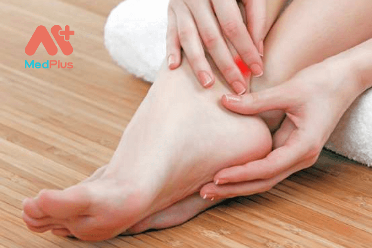 7 mẹo trị gót chân bị nứt nẻ vô cùng hiệu quả