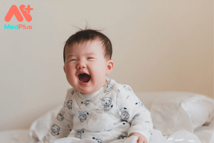 Làm gì khi trẻ sơ sinh bị đầy hơi chướng bụng?