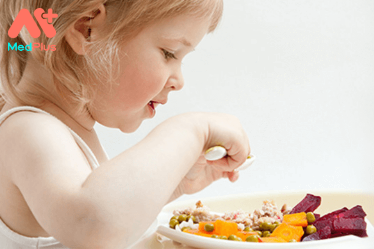 Những lưu ý khi tập cho trẻ ăn thô