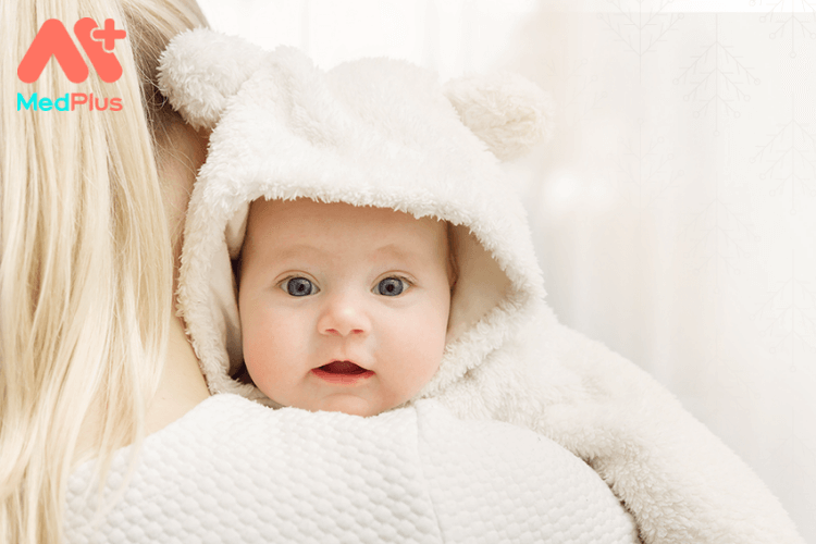 Những lưu ý quan trọng khi chăm sóc bé sơ sinh