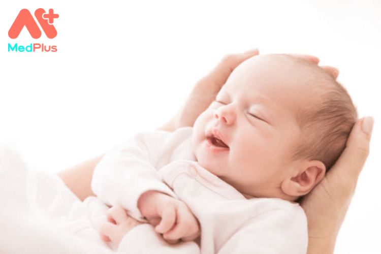 Những lưu ý quan trọng khi chăm sóc bé sơ sinh