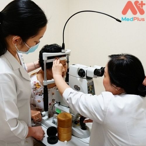 Phòng khám Mắt Bảo Châu có đội ngũ bác sĩ giỏi và trang thiết bị hiện đại