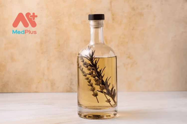 Vodka ngâm oải hương-hương thảo