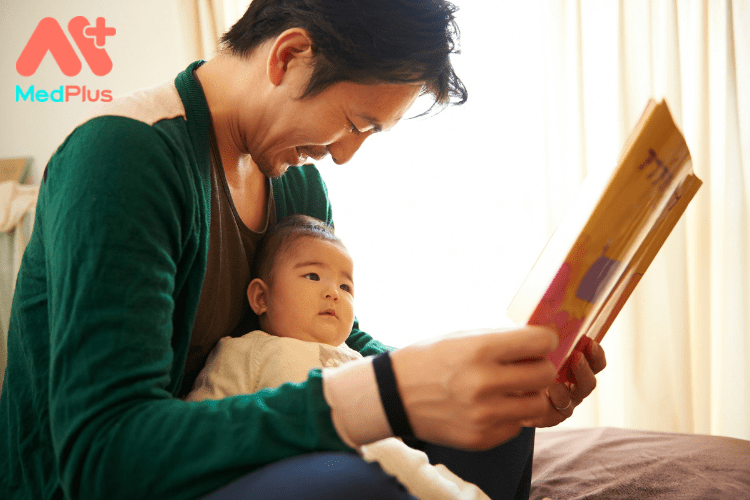 Cẩm nang đọc sách cho bé sơ sinh