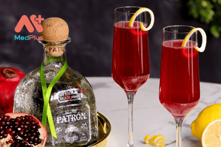 Patron Pomegranate Cocktail ngọt ngào, thanh mát và đẹp mắt