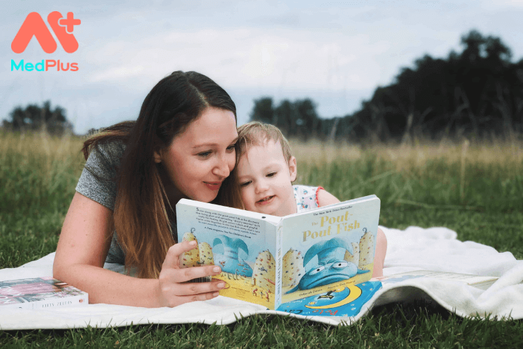 Phương pháp chọn và đọc sách cho trẻ 0-2 tuổi