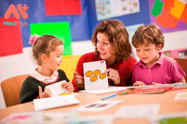 6 cách hỗ trợ bé học ngoại ngữ