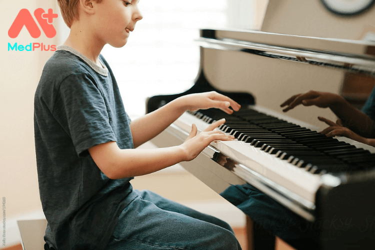 6 lợi ích khi cho trẻ học đàn piano
