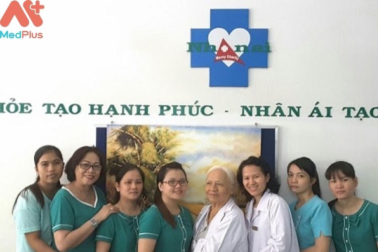 Phòng khám Đa khoa Nhân Ái có đội ngũ bác sĩ và nhân viên y tế giỏi, tận tâm