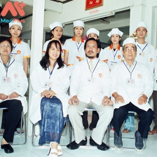 Phòng khám đa khoa Á Châu tập hợp đội ngũ bác sĩ và nhân viên y tế có trình độ và tận tâm
