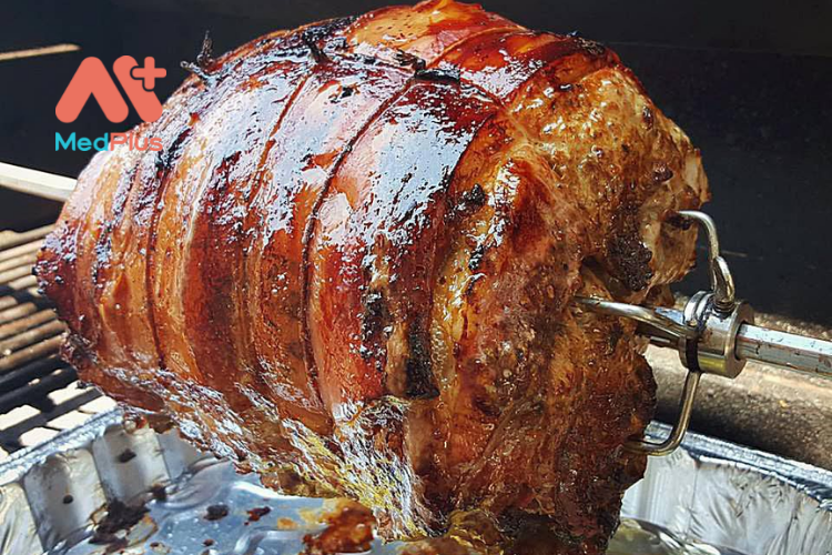 Chân giò cuộn tỏi thì là