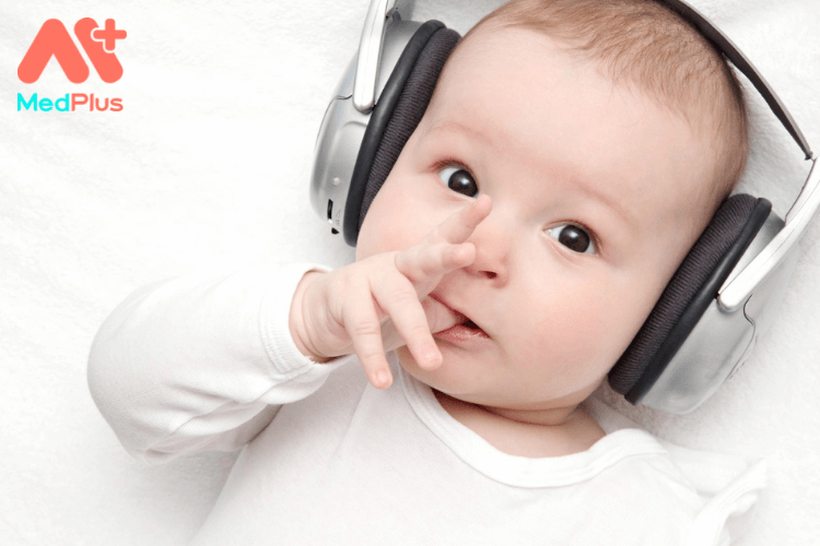 Nghe nhạc từ nhỏ giúp trẻ phát triển ngôn ngữ 128 Nghe nhạc từ nhỏ giúp trẻ phát triển ngôn ngữ