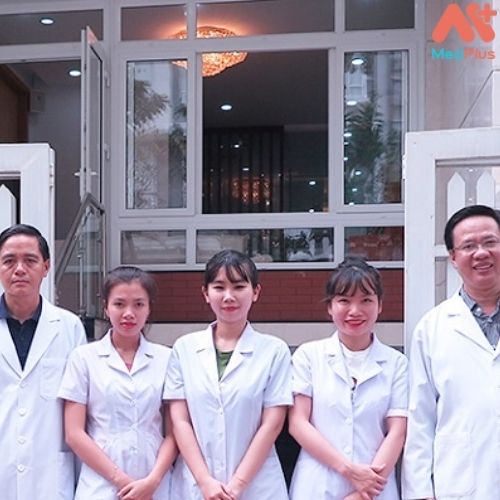Phòng khám Da Liễu Bác sĩ Vinh với đội ngũ bác sĩ có trình độ và giàu kinh nghiệm, tận tâm