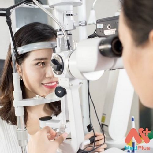 Phòng khám Mắt Bs Đỗ Quang Ngọc có đội ngũ bác sĩ giỏi và trang thiết bị hiện đại