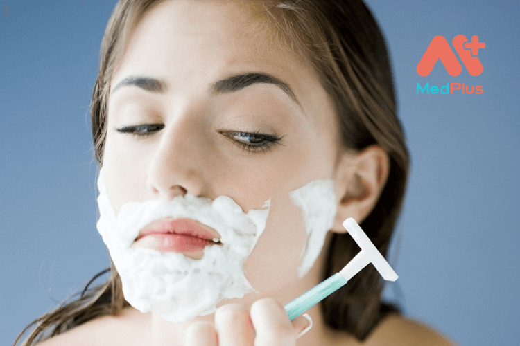 Phụ nữ có nên cạo lông mặt không?