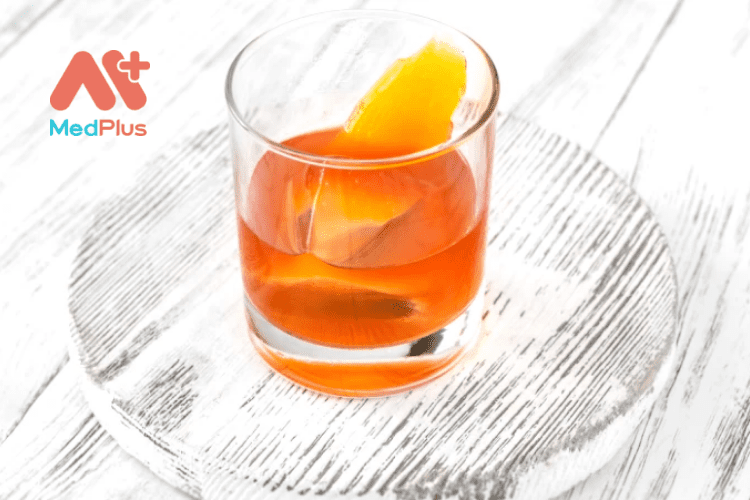 California Surfer Cocktail hoàn hảo cho ngày hè bên hồ bơi