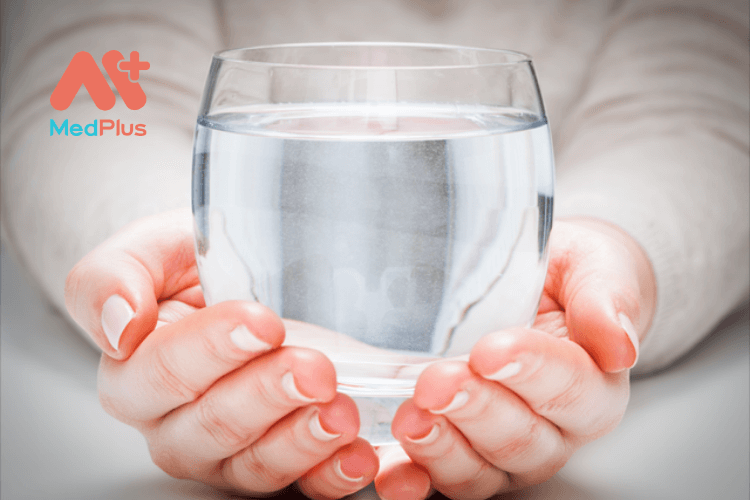 Người bệnh tiểu đường có nên uống nhiều nước?