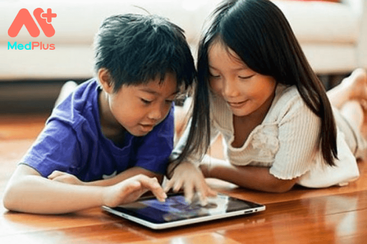 6 tác hại của smartphone đối với trẻ em