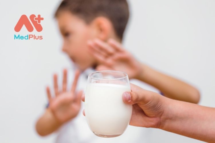Trẻ từ chối uống sữa
