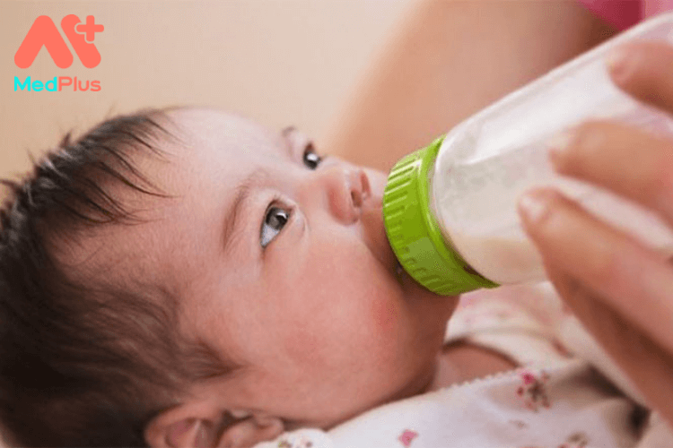 Cách ứng phó trẻ bị dị ứng sữa công thức
