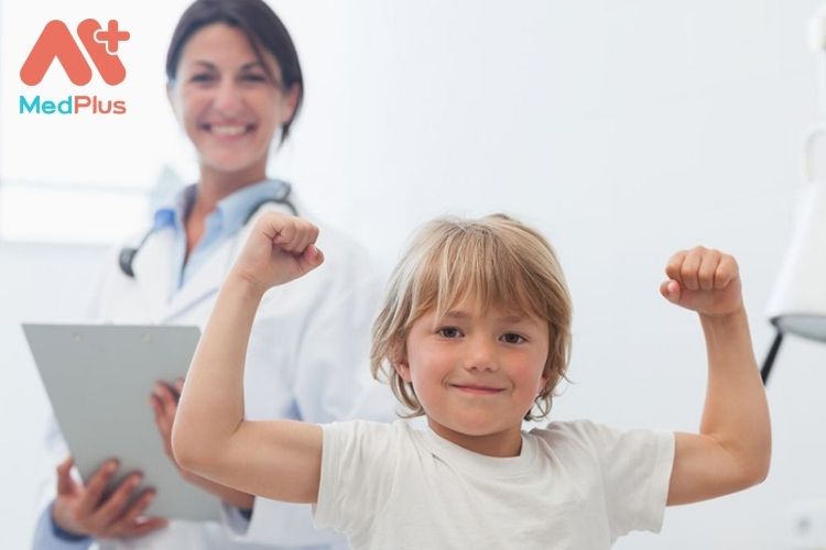 Mua bảo hiểm sức khỏe cho trẻ: 10 điều bạn cần biết