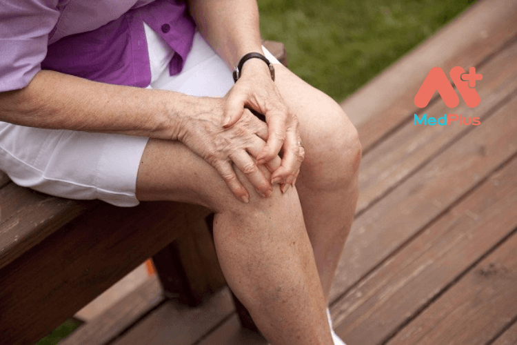 Bệnh phù chân ở người già gây ảnh hưởng như thế nào?