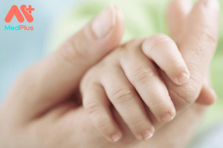 9 dấu hiệu trên móng tay đoán sức khỏe của bé
