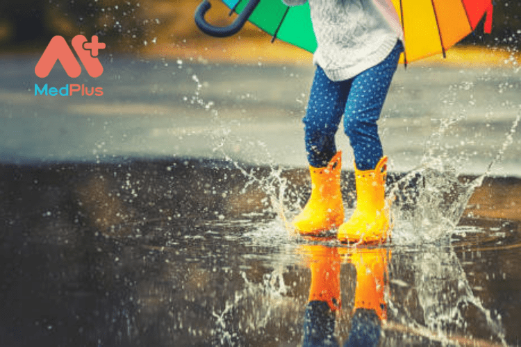 Giày đi mưa cho trẻ