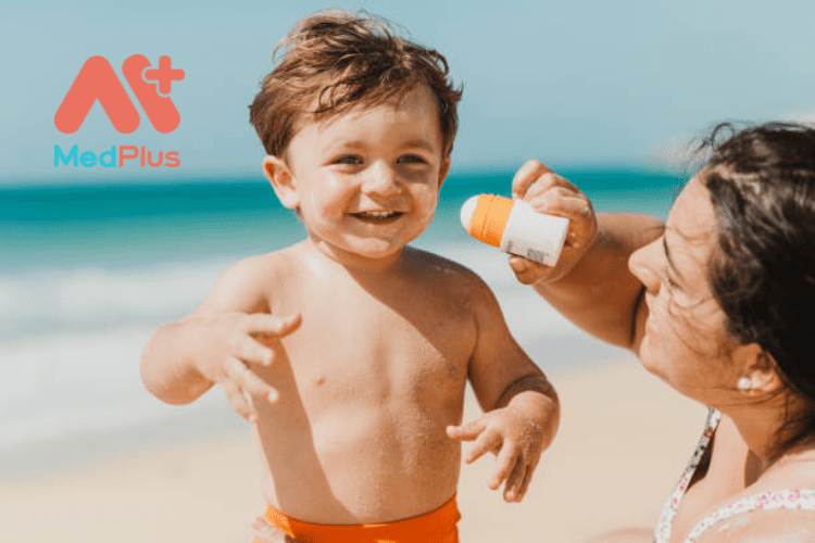 4 điều cha mẹ cần biết kem chống nắng cho trẻ 128 Những điều cần biết về kem chống nắng cho trẻ