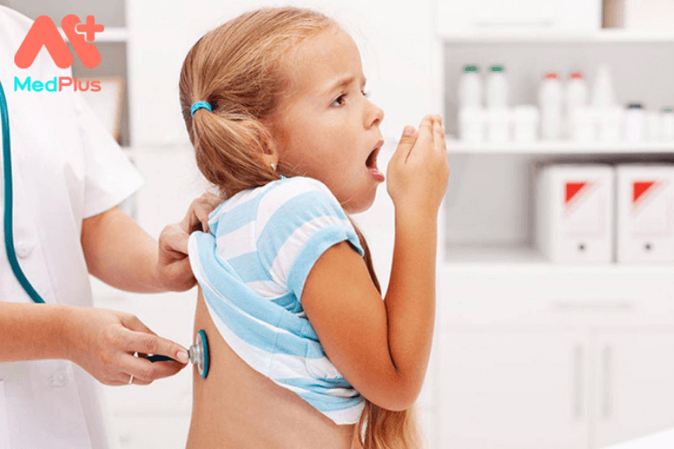 Trẻ bị viêm phổi nên uống thuốc gì?