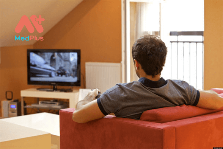 7 tác hại đáng sợ của việc xem tivi không phải ai cũng biết