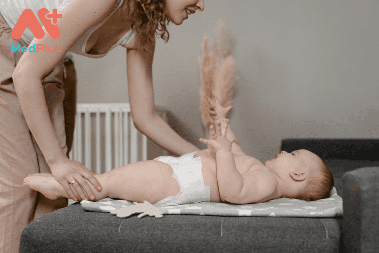 Một Số Mẹo Trị Hăm Tã Cho Bé Tại Nhà: An Toàn & Đơn Giản 1 Một số mẹo trị hăm tã cho bé tại nhà: An toàn & đơn giản