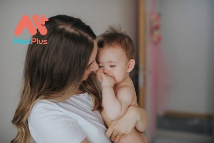 4 Cách giữ bình tĩnh khi bé không ngừng khóc 132 Thử hít thở sâu, đều