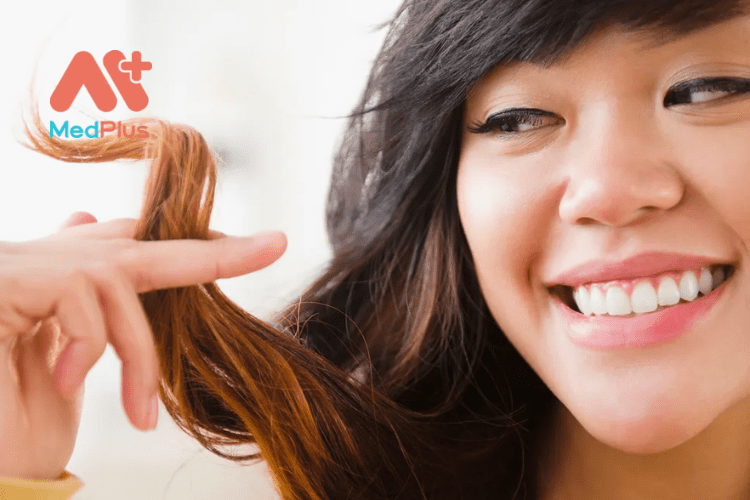 8 Nguyên nhân gây rụng tóc & cách khắc phục