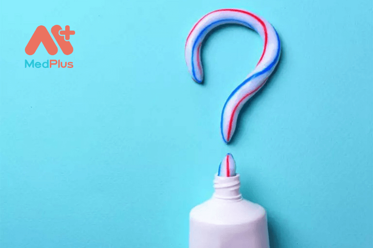 Trị mụn trứng cá bằng kem đánh răng có tốt như lời đồn? 