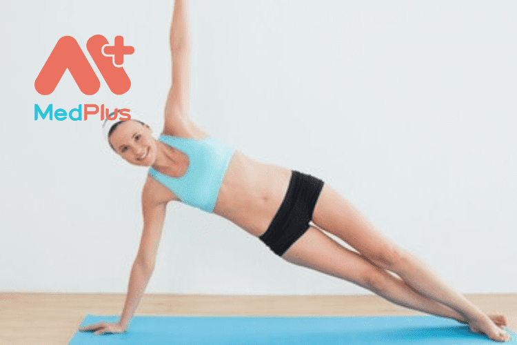 Side plank with inner thigh raise hỗ trợ nâng cao khả năng giữ thăng bằng