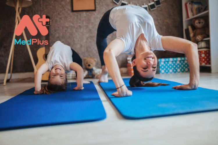 Yoga tang cuong ket noi tam tri voi co the - Medplus